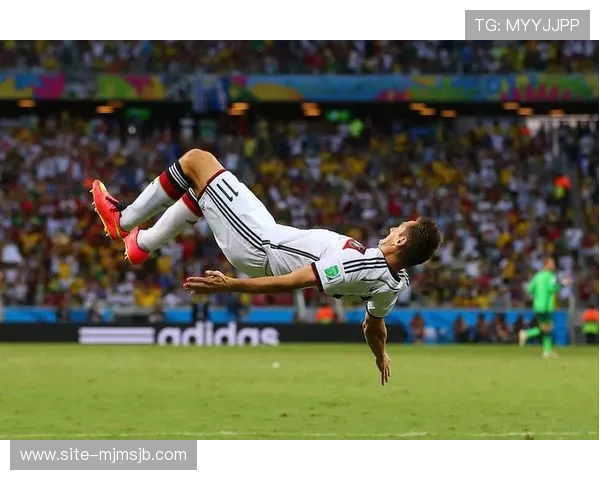 世界杯最佳射手克洛泽的训练方法与比赛中的战术布局